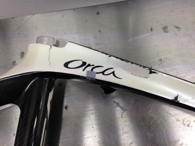 Orbea Orca met een erg grote schade ten gevolge van een val.
