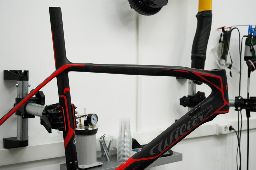 Wilier raceframe met een volledig gebroken bovenbuis