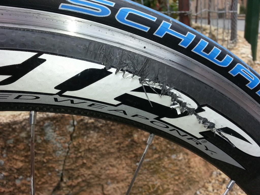 Zipp 404 wiel met "winkelhaak" na val