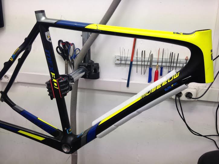 Museeuw cross frame met carbon schade aan de bovenbuis